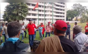 Famílias do Eli Vive protestam contra situação de estradas do assentamento