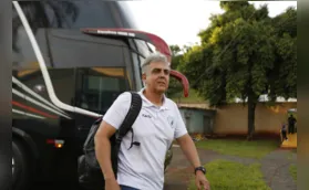 LEC faz jogo de gala, mas é punido com gol no final e só empata