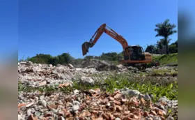 Moradores mostram alívio com demolição do cadeião em Cambé