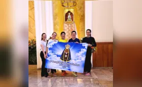Rumo ao santuário, peregrinas percorrem 42 quilômetros