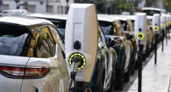 Aplicativo auxilia donos de carros elétricos a encontrarem pontos de carregamento