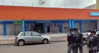 Funcionários de loja são mantidos reféns durante roubo no centro de Londrina