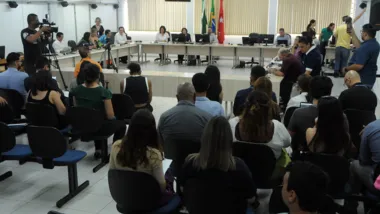 A Câmara de Londrina realizou na tarde desta terça (14/11/2023) a primeira sessão plenária presencial no prédio do campus Piza da Universidade Anhanguera/Unopar, imóvel que abrigará os servidores e vereadores durante a reforma da sede do Legislativo.
