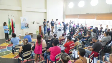 No Centro de Educação Infantil Irmãs de Betânia, na zona oeste, um programa de educação bilíngue, destinado a crianças de 1 a 5 anos