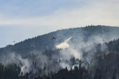 A mudança climática está alimentando extremos cada vez mais destrutivos, como a pior temporada de incêndios florestais no Canadá