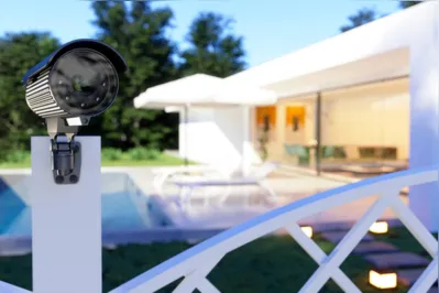 Plataforma de aluguéis curtos muda normas para câmeras externas, que não poderão estar voltadas para ambientes como saunas ou que possuem duchas