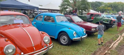 Imagem ilustrativa da imagem Amantes de carros antigos se reúnem em Londrina