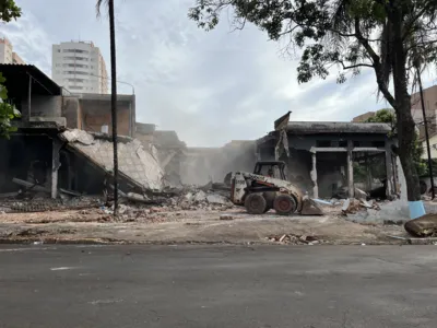 Imagem ilustrativa da imagem Após uma década de abandono, mocó na rua Belém é demolido