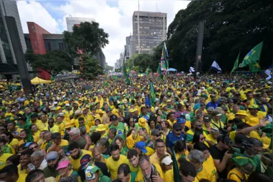 Ato em apoio ao ex-presidente Bolsonaro atraiu milhares de pessoas em São Paulo. Não houve estimativa oficial pela Polícia Militar, mas ao menos quatro quarteirões da Paulista ficaram superlotados