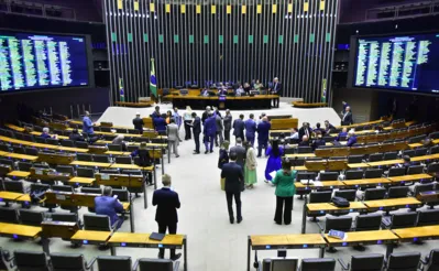 A porcentagem de mulheres na Câmara dos Deputados no Brasil nunca atingiu um quinto da Casa (20%)