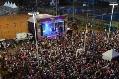 Imagem ilustrativa da imagem Cenas do carnaval de rua em Maringá