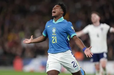 Endrick extravasa na comemoração do seu primeiro gol na seleção principal do Brasil