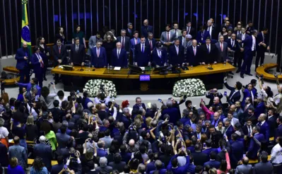 Imagem ilustrativa da imagem Congresso promulga reforma tributária após mais de três décadas de discussão