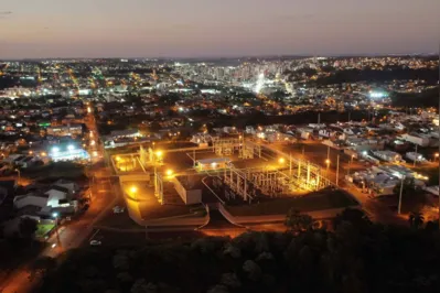 Ao longo do ano, na comparação de 2023 com 2022, o consumo de energia aumentou 4%