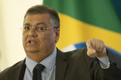 "As câmeras protegem os bons policiais, ajudam a conduzir boas provas para o julgamento dos juízes", destacou Dino
