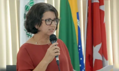 Vereadora Lenir de Assis, relatora da Comissão Especial, reforça a necessidade de todos adotarem "uma mesma fala"