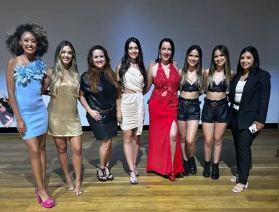 Laisla Martins, Duda Alves, Marcia Quelho, Ana Oliveira, Carol Vecchia, gêmeas Vitoria e Vivi, Livia Caroline.