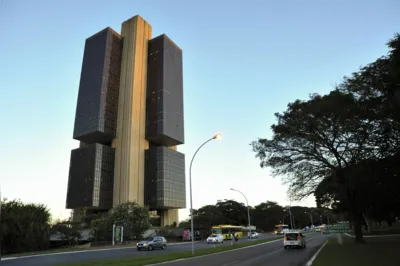 Fachada do Banco Central do Brasil, Brasília.

O Banco Central do Brasil é uma autarquia federal integrante do Sistema Financeiro Nacional, sendo vinculado ao Ministério da Economia.

Foto: Leonardo Sá/Agência Senado
