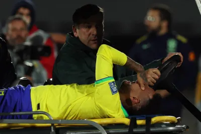Imagem ilustrativa da imagem Exame confirma ruptura do ligamento e do menisco de Neymar