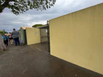 Imagem ilustrativa da imagem Famílias mostram preocupação após roubo em escola municipal de Londrina