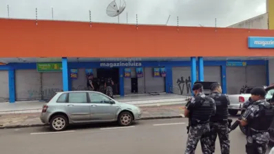 Imagem ilustrativa da imagem Funcionários de loja são mantidos reféns durante roubo no centro de Londrina