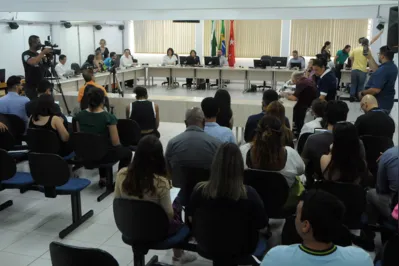 A Câmara de Londrina realizou na tarde desta terça (14/11/2023) a primeira sessão plenária presencial no prédio do campus Piza da Universidade Anhanguera/Unopar, imóvel que abrigará os servidores e vereadores durante a reforma da sede do Legislativo.