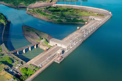 Imagem ilustrativa da imagem Hidrelétricas perdem espaço para eólica e solar e precisam desperdiçar energia