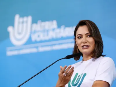 Imagem ilustrativa da imagem Justiça proíbe que Michelle Bolsonaro receba título no Municipal de SP