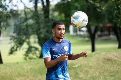 O volante Victor Hugo deve ser a única novidade do Londrina para o jogo em Alvorada do Sul: na ZR, Tubarão busca a primeira vitória no Paranaense