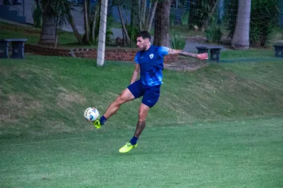 Um dos mais regulares no Paranaense, Thiago Ennes é uma das esperanças do Londrina para a volta para a Série B do Brasileiro