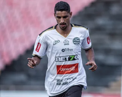 Nesta temporada, o centroavante de 1,91m atuou pelo Athletic na disputa do Campeonato Mineiro