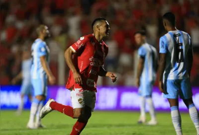 O Londrina caiu com duas rodadas de antecedência após ser goleado pelo Vila Nova por 4 a 1