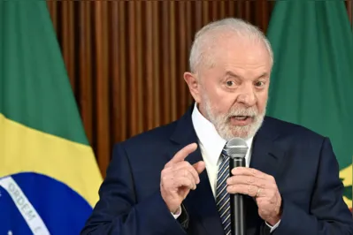 Imagem ilustrativa da imagem Lula assina decreto que reajusta salário mínimo para R$ 1.412