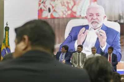 A declaração foi feita durante a cerimônia dos 20 anos do Bolsa Família, no Ministério do Desenvolvimento Social, da qual Lula participou por videoconferência