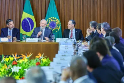 Lula presidiu a reunião de instalação da Comissão Nacional do G20, no Palácio do Planalto