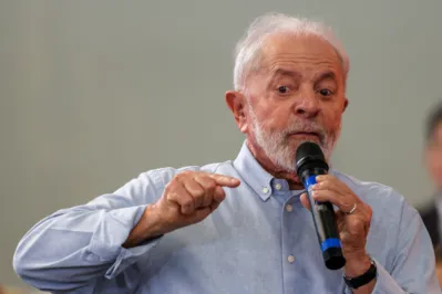 "Quando [vocês] se reunirem para falar mal do Lula, não tem problema. Falem mal, mas lembrem de lembrar que nós lançamos o Plano Juventude Negra Viva e que vocês tem responsabilidade de fazer esse programa dar certo", afirmou Lula