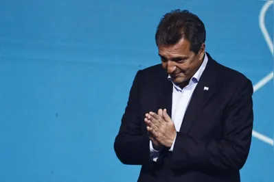 Sergio Massa, atual ministro da Economia, sai na frente da disputa pela presidência da Argentina