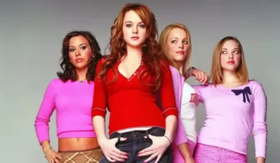 "Meninas Malvadas, o Musical":  a dinâmica é a mesma do filme de 2004, mas o filme traz posturas adaptaas a um novo tempo
