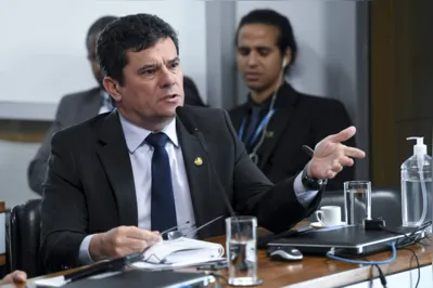 Comissão de Constituição, Justiça e Cidadania (CCJ) realiza sabatina dos indicados para o Supremo Tribunal Federal (STF) e para a Procuradoria-Geral da República (PGR).

Em pronunciamento, à bancada, senador Sergio Moro (União-PR).

Foto: Jefferson Rudy/Agência Senado