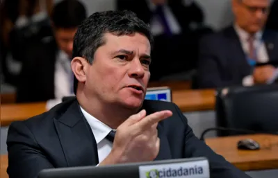 O ex-juiz e senador Sergio Moro teria o apoio do relator  Luciano Falavinha Souza e dos juízes Guilherme Frederico Hernandes Denz e Claudia Cristina Cristofani