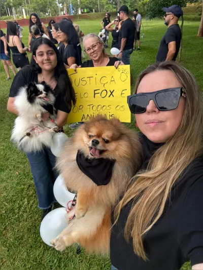 Imagem ilustrativa da imagem Morte de cachorro Fox é lembrada no Dia de Finados