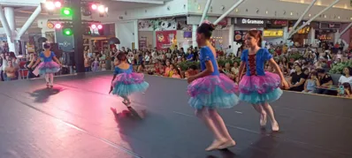 A coreografia "Infâncias" levou uma atmosfera lúdica ao palco