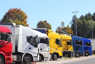 Motoristas com a CNH das categorias C, D e E, mesmo que não estejam dirigindo, devem obrigatoriamente realizar o exame toxicológico