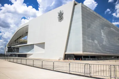 O estádio do Corinthians será o palco do primeiro jogo da história da NFL no Brasil, na sexta-feira (6)