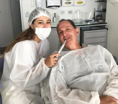 Imagem ilustrativa da imagem Pai e filha, dentistas