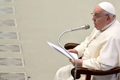 O pontífice tem se esforçado para enfatizar que as bênçãos não representam "endosso" ou "absolvição" de atos homossexuais