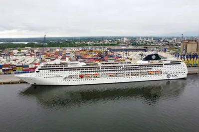 Nesta sexta-feira (1), a operadora MSC Cruzeiros inaugurou sua rota no Estado com a primeira parada do navio MSC Lirica no Porto de Paranaguá