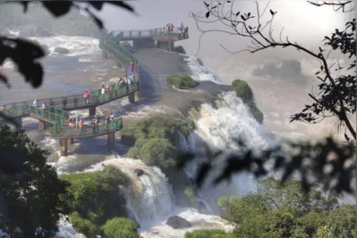 Imagem ilustrativa da imagem Paraná ganhou 6,7 mil vagas de emprego no turismo em 2023