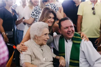 Padre Rafael Solano  com Simone Stamm e Aracy Stamm