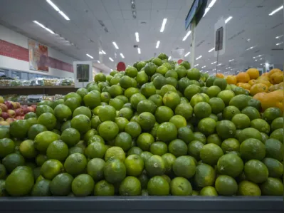Imagem ilustrativa da imagem Preço do limão sobe 32,2% e azeda inflação das frutas